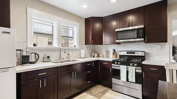 Fridge, microwave, oven, stovetop