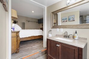 3 dormitorios, tabla de planchar con plancha, wifi gratis y ropa de cama