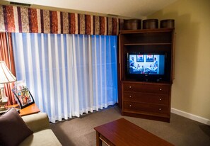 Smart-tv, een dvd-speler en een stereo