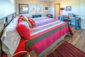 3 bedrooms, memory-foam beds, desk, iron/ironing board