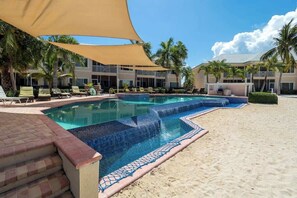 Pool - Waterfront Colonial Kai 2BR -- Pool, Kayak & SUP (Cayman Kai)