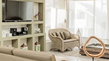 Smart TV, video games, DVD player, stereo