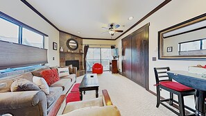 Smart TV, fireplace, Netflix, DVD player