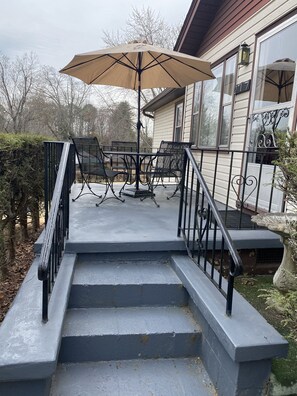 Terrace/patio - Enjoy Fall and Winter at White Squirrel Hill! Locally Owned & Operated (Hendersonville)
