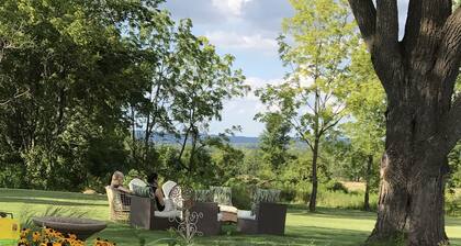 Viehättävä historiallinen koti Finger Järvien maaseudulla - Reed Homestead
