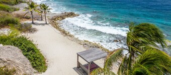 Luxury Oceanfront Villa with Private Beach and Home Cinema   