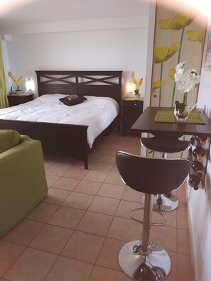 In-room safe, desk, iron/ironing board, free WiFi - Tropical Gem! Watch Jets Fly into Airport+Ocean Beach+Garden Views+MANY PERKS!!! (Maho Bay)
