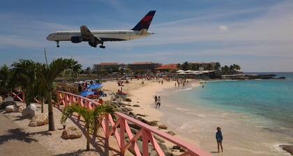 FLASH SALE June-Oct. 2025!! Tropical Gem! Ocean+Beach+Garden Views + MANY PERKS!
