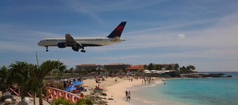 FLASH SALE June-Oct. 2025!! Tropical Gem! Ocean+Beach+Garden Views + MANY PERKS!