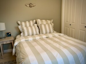 3 室のベッドルーム、アイロン / アイロン台、WiFi、ベッドシーツ