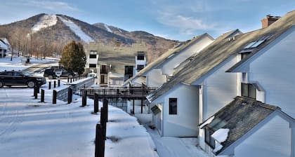 ☆ SKI ON & OFF! ☆ Ylellinen Trailside Townhome! UUSI höyrysuihku, poreallas, uima-allas, kuntosali + lisää