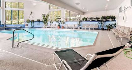 ☆ SKI AN & AUS! ☆ Luxuriöses Stadthaus am Wegesrand! NEUE Dampfdusche, Whirlpool, Pool, Fitnessstudio + mehr