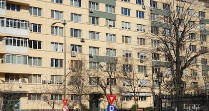 Bucharestrent - In einem gemütlichen Studio in der Innenstadt von Bukarest, Blick auf den Königspalast