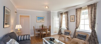 CHARMING 1 BEDROOM APARTMENT PADDINGTON ZONE 1, Free WiFi