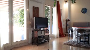 Apartment | Living area | Flat-screen TV, fireplace, DVD player