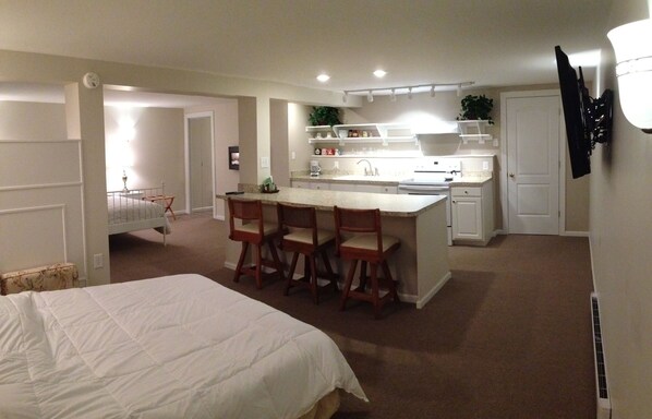 1 bedroom, iron/ironing board, free WiFi, bed sheets