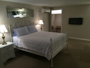 1 habitación, tabla de planchar con plancha, wifi gratis y ropa de cama