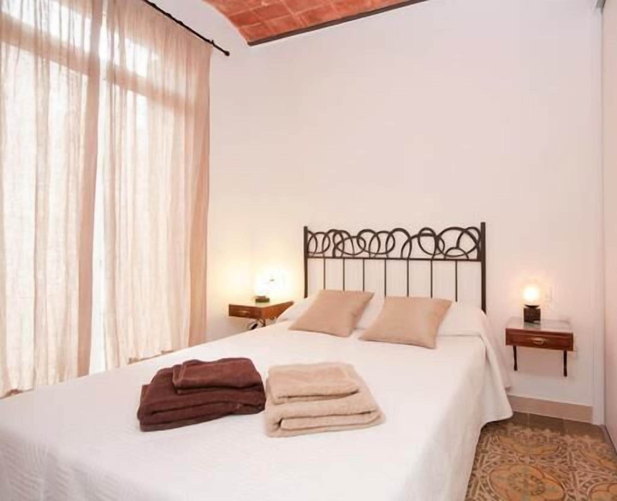 2 chambres, fer et planche à repasser, Wi-Fi gratuit, draps fournis