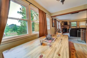 Dining - 7 Bedroom on the Side of Pikes Peak on a Mountain Stream (Cascade)