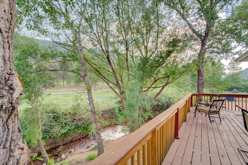 7 Bedroom on the Side of Pikes Peak on a Mountain Stream