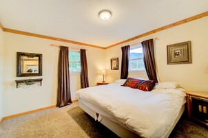 1 bedroom, desk, free WiFi, bed sheets