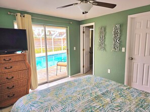 3 bedrooms, desk, iron/ironing board, travel cot