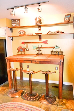 Interior - B-E-Y-O-N-D CHARMING ~ STROLL to OLD TOWN~  FANTASTIC REVIEWS  (Albuquerque)