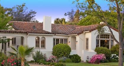 F.J. Massa House ~ Walk to Downtown Napa ~ Bocce Court