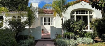 F.J. Massa House ~ Walk to Downtown Napa ~ Bocce Court