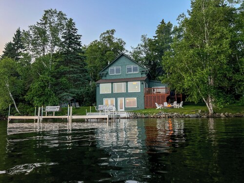Lakeside Lodge - 15 ft From Lake, Dock, Kayaks/Canoes/SUPs, Pet Friendly!