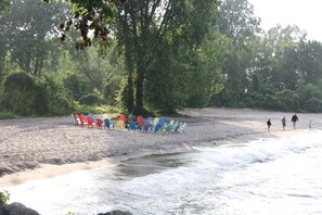 Beach nearby - Peaceful 2BR, Condo on Pond - Overlooks 9th Hole at Sawmill Creek Golf Resort (Huron)