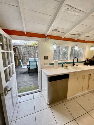 Majakkamökki: modernisoitu, mutta muistot säilyvät.  Lemmikit. WiFi