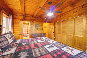 2 bedrooms, iron/ironing board, travel crib, free WiFi