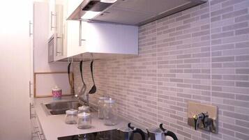 Frigorifero, microonde, forno, lavastoviglie