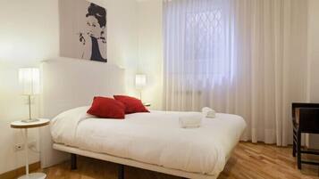 2 chambres, fer et planche Ă repasser, Wi-Fi gratuit, draps fournis