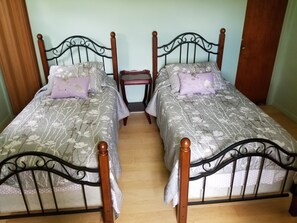 2 bedrooms, desk, free WiFi, bed sheets