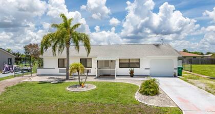 Chaves - Lomakoti uima-altaalla lähellä rantaa ja golfkenttää