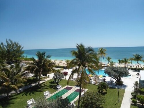 Lovely 2 bedroom condo with ocean view , best location