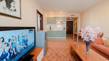 Deluxe Oda | Minibar, odada kasa, masa, dizüstü bilgisayar çalışma alanı