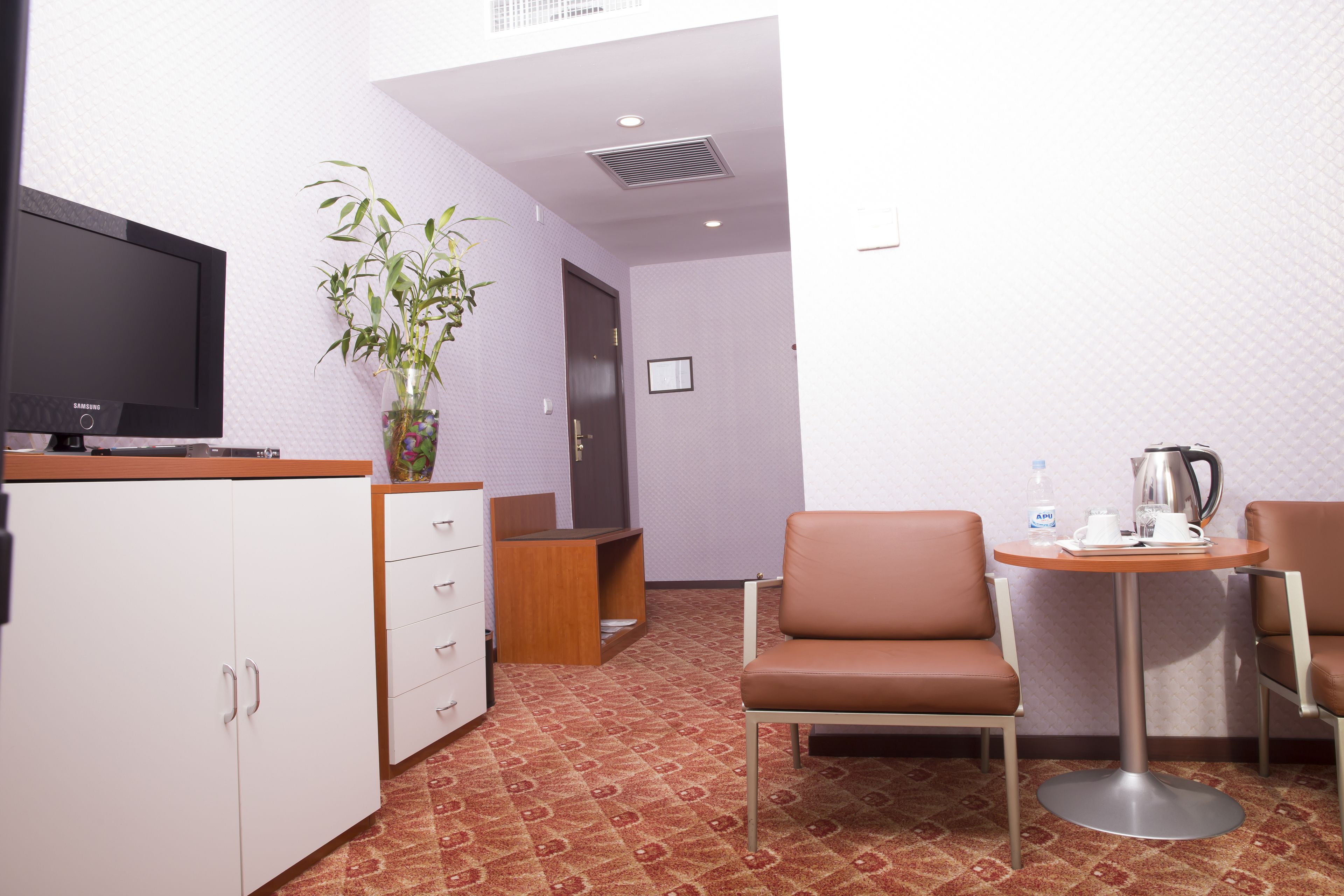 family room, 2 bedrooms | 1 bedroom, minibar, in-room safe, desk