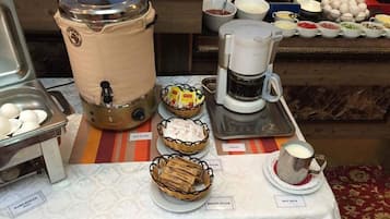 Buffet déjeuner (12 USD par personne)