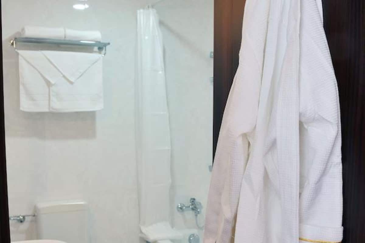 1 bedroom, minibar, in-room safe, desk