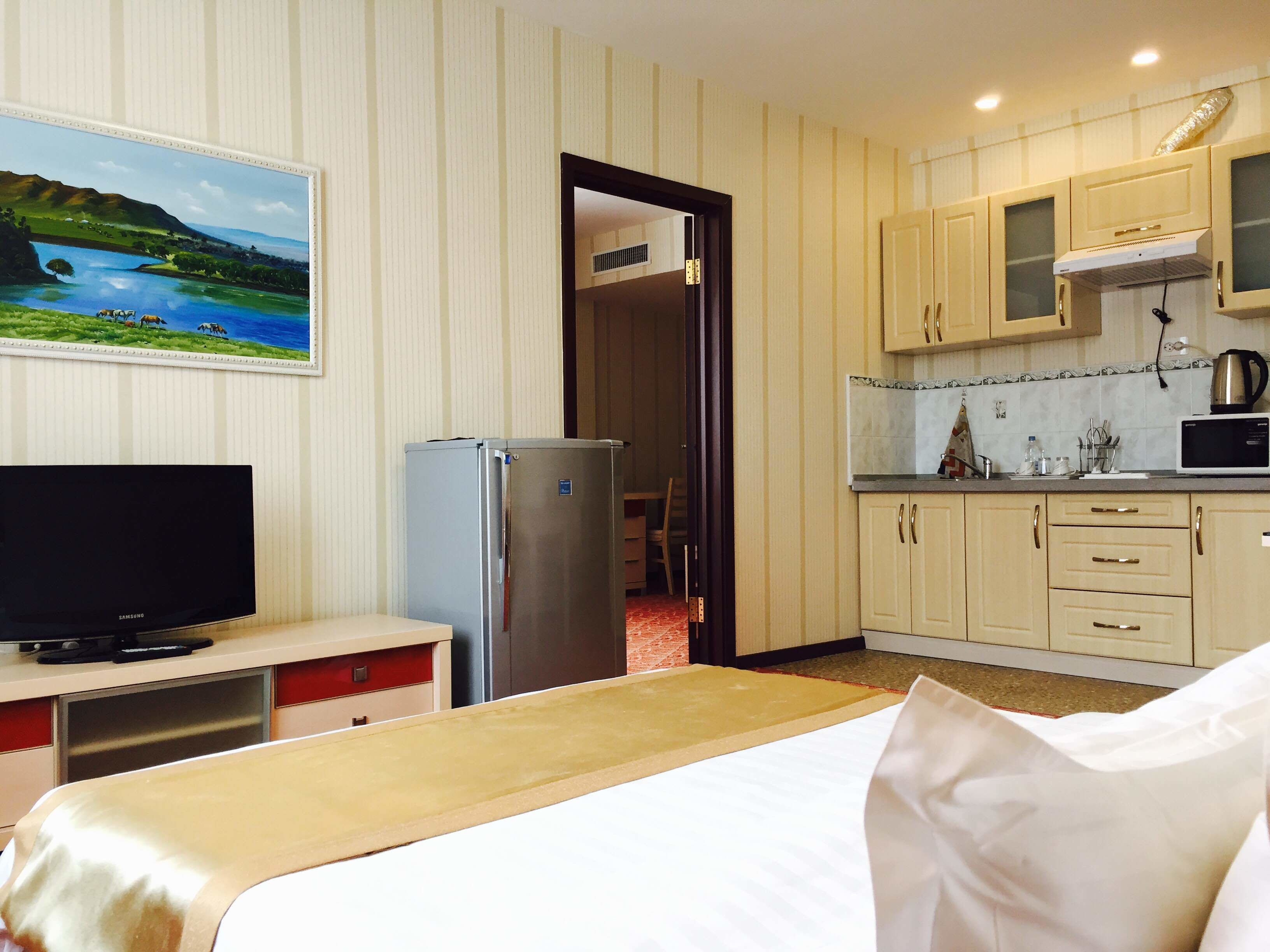deluxe double room | 1 bedroom, minibar, in-room safe, desk