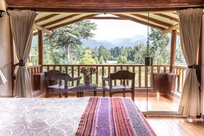 4 عدّة غرف نوم ومكواة/لوح كي وواي فاي مجانًا وملاءات أسرّة