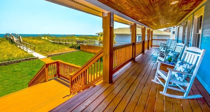 OCEAN FRONT- Luxury Furnishings- Unbelievable Views Ocean Views from every room