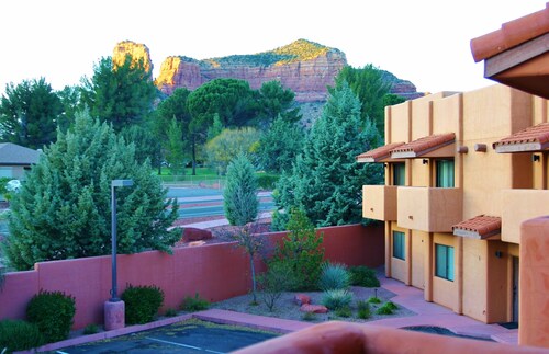 Bell Rock Vista - Hot Tub, Great Location, Red Rock Views, Golf Discounts