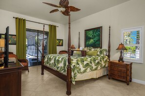3 bedrooms, desk, iron/ironing board, free WiFi - IMPERIAL PARADISE Naples, pvt HEATED pool, Near Beaches, Golf, discounts avail (Bonita Springs)