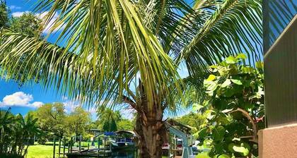 SF Home am Kanal -GESCHIRMTER priv Pool in der Nähe von Stränden und Golf Naples