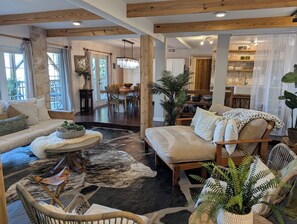 Smart TV, videojuegos, biblioteca musical y videoteca