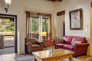 Fernseher, Kamin, Arbeitsbereiche